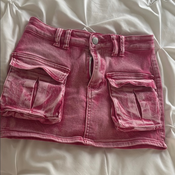 Super cute pink Jean skirt ๐ - Picture 1 of 4